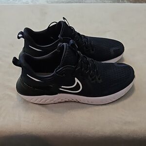 VGC Men's Nike React sneakers, Size  10.5, Blue